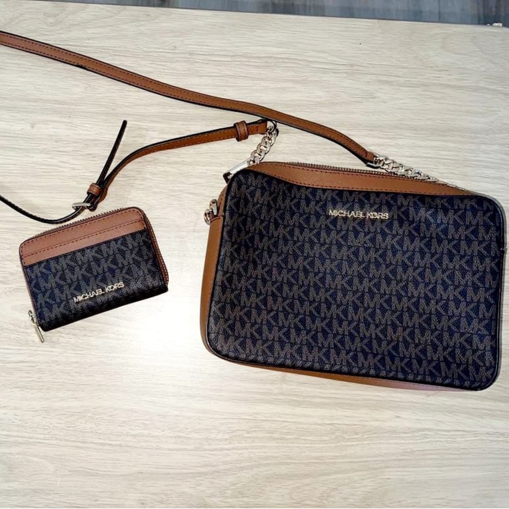 MK cross body bag and cardholder